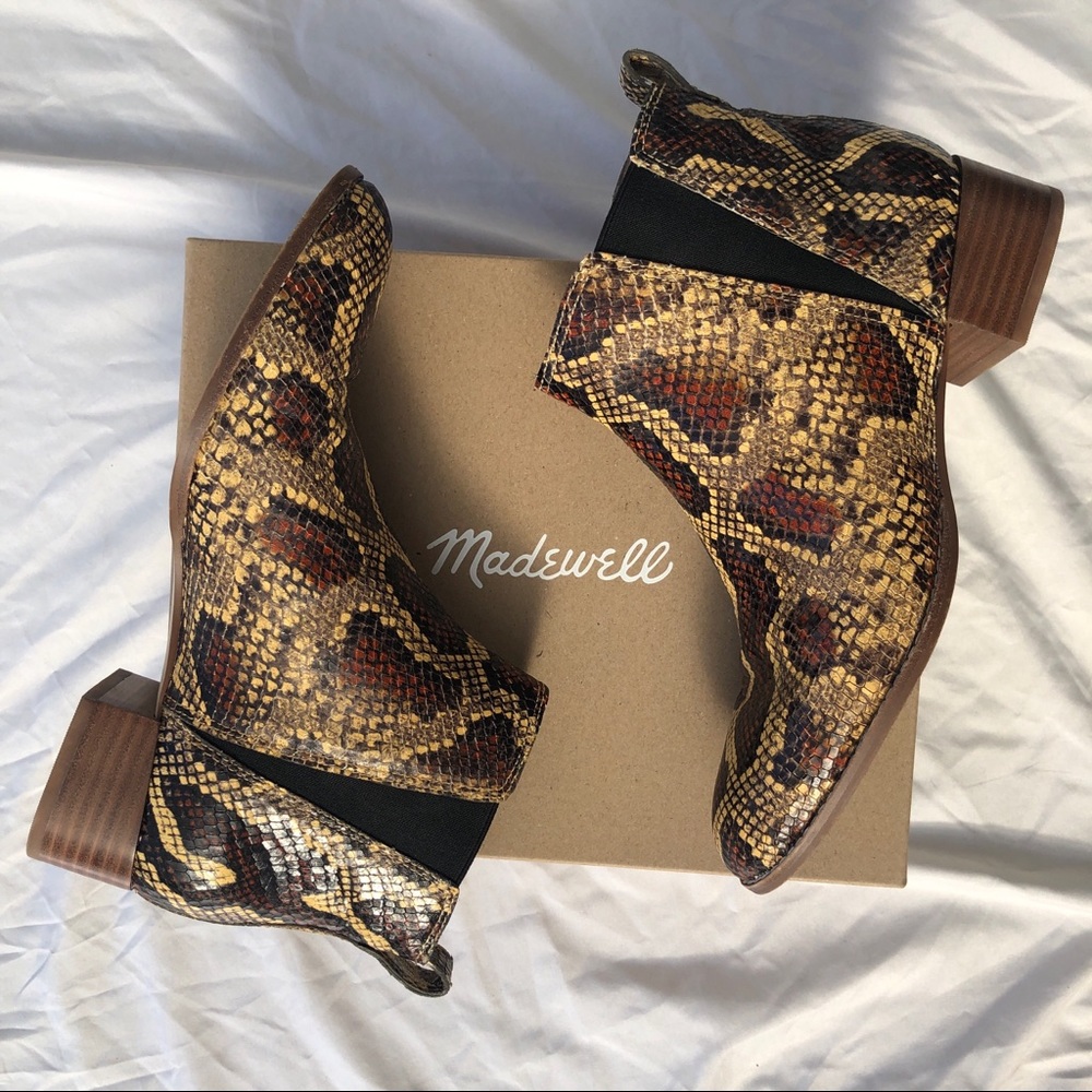 LAST CHANCE Madewell Carina snakeskin bootie
